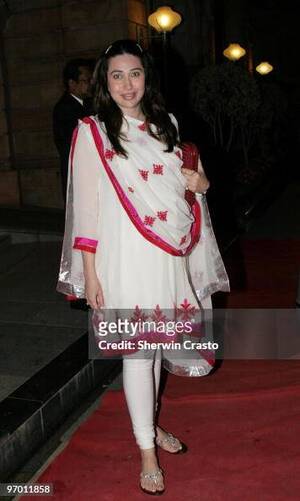 bollywood karishma kapoor nude porn - Bollywood actress Karishma Kapoor arrives to attend the wedding... News  Photo - Getty Images