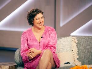 Mayim Bialik Hollywood Nude Porn Captions - Jeopardy!' Host Mayim Bialik Says She's Not Anti-vax | Vanity Fair