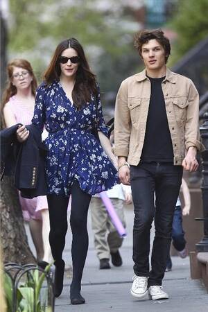 Liv Tyler Bondage Porn - Liv Tyler â€“ Janet Charlton's Hollywood, Celebrity Gossip and Rumors