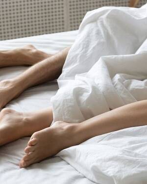 japanese babe sleeping - 9 Benefits Of Sleeping Nakedâ€”Why It's Good To Sleep With No Clothes