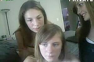naked friends webcam - Three teen 18+ friends in erotic webcam - Upornia.com