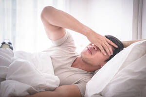 Drunk Sleep Porn - Coping With Hangxiety: How to Deal With Anxiety After Drinking