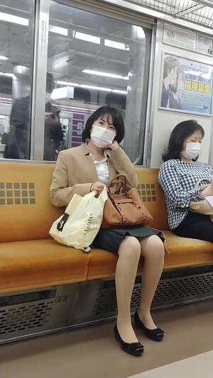 candid train upskirt - Japanese Ladies Upskirt - video 98 - ThisVid.com