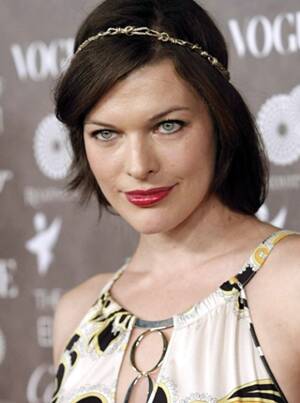 Milla Jovovich Videos - Milla Jovovich, Cinta Pisau - Seleb Tempo.co