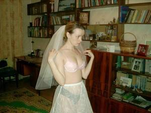 90s Amature Porn - WifeBucket | Vintage 90s nudes of sexy amateur brides!