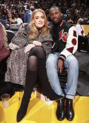 Adele Nude Porn - Adele's perfect reaction to courtside cameras goes viral - NZ Herald