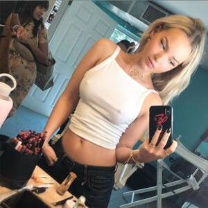 Dove Cameron Naked Pussy - Dove Cameron Claps Back at Critics Over Braless Selfies