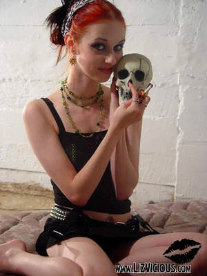 Liz Redhead Granny Porn - Lizvicious Liz Vicious Tight Redhead Puasy Hdvideo yes porn pics xxx