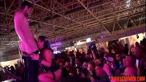 live show - Asian Slave Live Porn Show, Free Teen HD Porn: - abuserporn.com -  XVIDEOS.COM