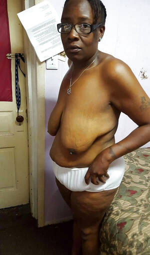 ancient black granny - Pretty old black granny pics - EbonyPornPics.net