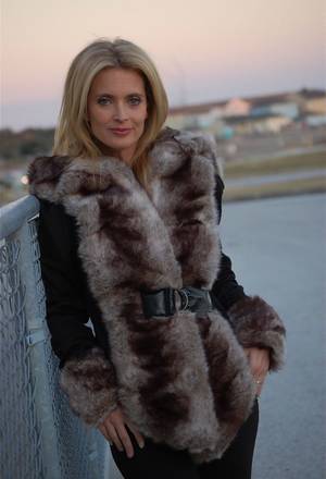 fur coat - Snug as a bug in a (faux) fur rug , Caribbean Queen en Abrigos