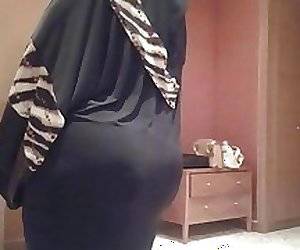 Big Ass Arab Booty - ... Candid Arab Ass - Mature Butt Voyeur - Street Booty