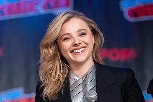 Chloe Moretz Blowjob - ChloÃ« Grace Moretz is Officially Dating Model Kate Harrison - INTO