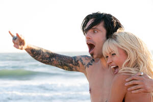 hidden cam nude beach couples - Pam & Tommy': Tale of True Love and the World's Most Famous Sex Tape