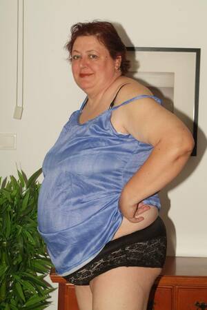 agnes eva - Horny mature BBW Agnes Eva got herself a horny hottie and later takes in  his cock in her mouth and pussy