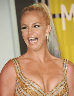 britney spears - â€œExtra! Extra! Read all about it!â€ That's me in a little newsboy cap  shouting at you, our esteemed readers. I'm shouting because here at  DListed, ...