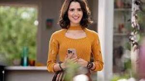 Laura Marano Anal Sex - Choose Love Movie Review | Common Sense Media