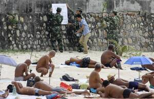 china nude beach sex - Chinese authorities cracking down on nude sunbathers in resort island of  Hainan â€“ New York Daily News
