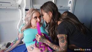 Brazzers Lesbian Milf Teen - Alluring MILF and teen lesbian horny porn video / Xozilla.com