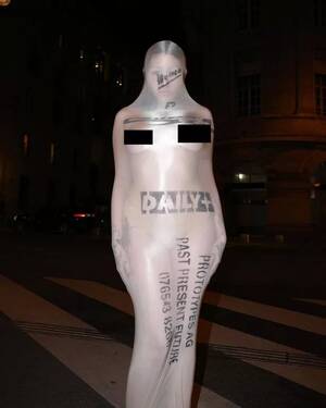 Noah Cyrus Porn - Noah Cyrus strips completely naked in 'condom' as fans say 'your dad can  see this' - Daily Star