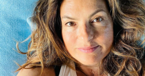 Mariska Hargitay Porn - Mariska Hargitay Will Cry If She Wants To After She Missed Her Own Party  Due To A Broken Ankle