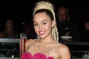 carrie underwood upskirt miley cyrus - Miley Cyrus - News, views, gossip, pictures, video - Irish Mirror Online