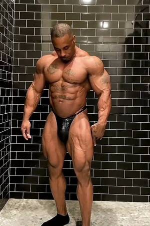 big black monster cock bulge - BLACK BODYBUILDER POSING HIS ENORMOUS BIG BULGE - ThisVid.com