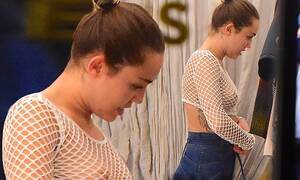 Big Boobs Porn Miley Cyrus - Miley Cyrus flashes nude breasts on SoHo shopping spree with mum Tish |  Daily Mail Online