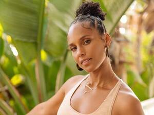 Alicia Keys Porn Videos - Alicia Keys Shows Off Toned Abs In A Sports Bra On Instagram