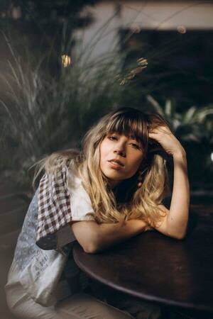 Jennette Mccurdy Porn Hardcore - Jennette McCurdy's Memoir Shares a Troubled Relationship With Her Mother -  The New York Times