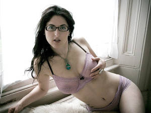 Chubby Jewish Porn - Suicide Girl: Bushka, Nice Jewish Girl