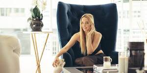 campusiscool lesbian sex in car - Chat with Lauryn Evarts of The Skinny Confidential