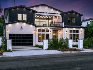 Michelle Ryan Tits Bouncing Braless - 5116 Sophia Avenue, Encino - Chernov Team