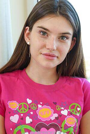 index of tiny tits - Models with small tits sorted by date at Brdteengal