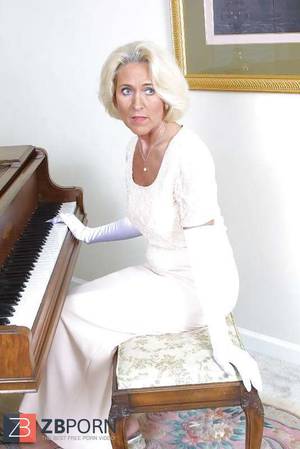 Ladyhawk Porn - Fashionable Katia, Nakita Ladyhawke