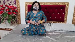 Indian Housewife Mature Sex - Beautiful Sexy Indian Mature Women Sex with Dildo - Pornhub.com