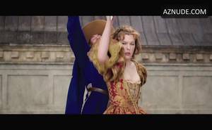 Milla Jovovich Lesbian Scene - 