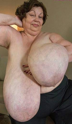 karola enormous natural boobs - karola