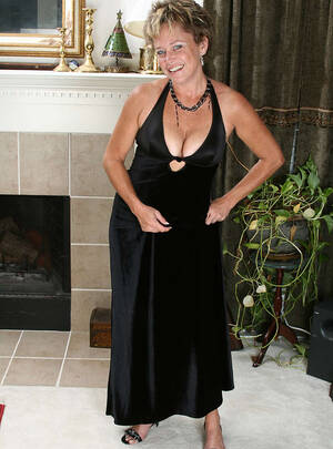 Ariel Granny Porn - AllOver30com Introducing 42 year old Ariel - Mature Porn Pics