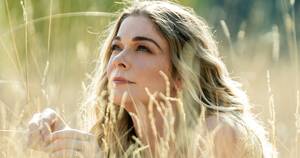 leann rimes nude upskirt - LeAnn Rimes reveals psoriasis flare-up in powerful photo shoot