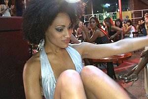 her friend watches - Getting facial while her friends watch it