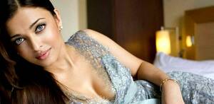 nude aishwarya rai - 5 Sexy Looks of Aishwarya Rai at Cannes | DESIblitz