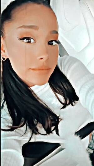 Anime Ariana Grande - ðŸ¦‹ð—”ð—¿ð—¶ð—®ð—»ð—® ð—šð—¿ð—®ð—»ð—±ð—²ðŸ¦‹ | Ariana grande photos, Ariana grande, Ariana