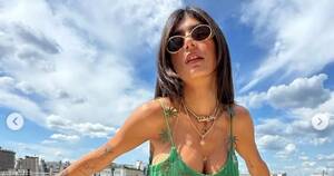 completely nudist - Mia Khalifa sets pulses racing as she goes fully nude behind giant flower  bouquet - Daily Star