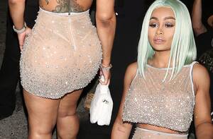 Blac Chyna Stripping Porn - Blac Chyna Arrives Strip Club With Green Hair After Rob Kardashian Feud