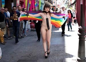 naked girl walking in public - A Girl Walks Naked In The Streets And Fucks In Public â€¢ fluffy Lychees