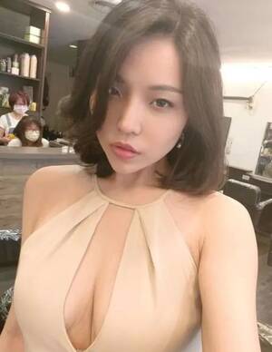 milf nude beach handjob - Sex worker who's performed 10,000 sex acts reveals session left her with  'tennis elbow' - Daily Star