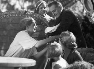 Drew Barrymore Flashing Tits - Photos from 20 Fascinating Facts About Drew Barrymore