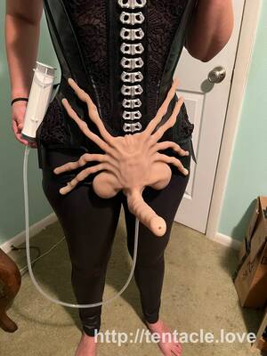 Facehugger Alien Xenomorph Porn - Mistress Facehugger: The Xenomorph Hiphugger FAQ - Franklin Veaux's  JournalFranklin Veaux's Journal