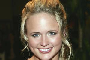 Miranda Lambert Pussy Slip - Taylor Swift, Harry Styles Break Up? + Blake Shelton, Trace Adkins Kiss &  Make Up: Country Music News Roundup